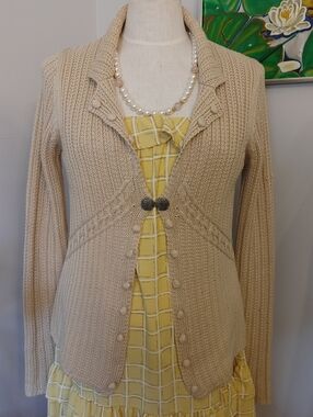 Madison Studio Womens Classic Tan Fitted Knit Cardigan Sweater US Medium (378)